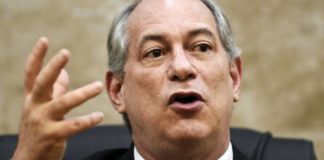 DEM, PP e PR cogitam apoiar Ciro Gomes para evitar implosão do centro