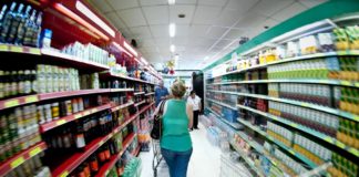 Cesta básica cai em 17 capitais, aponta Dieese