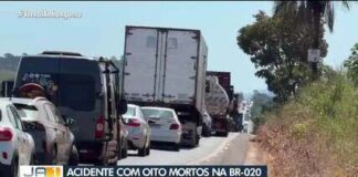 Cinco pessoas da mesma família que morreram em acidente em Goiás são enterradas na Bahia