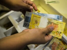 Governo propõe salário mínimo de R$ 1.717 em 2027