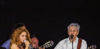 Multidão lota Copacabana para assistir a ensaio de Shakira