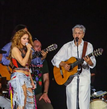 Multidão lota Copacabana para assistir a ensaio de Shakira