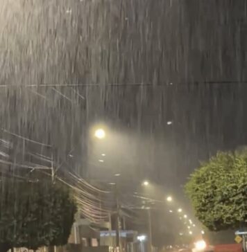Chuva fora de época surpreende moradores no Oeste da Bahia durante a madrugada