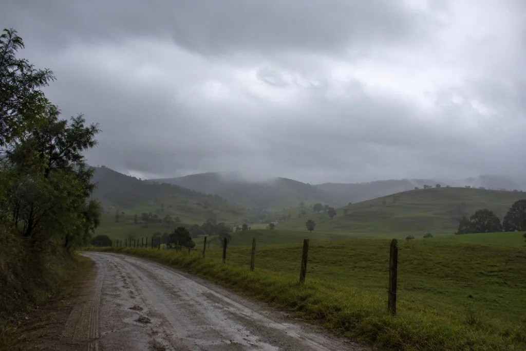 frio-e-chuva-no-campo-1024x683